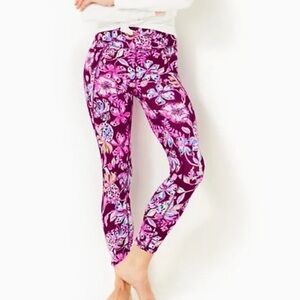 NWOT Lilly Pulitzer S. Beach High Rise Midi Leggings Cherry With A Twist